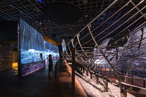 Experiencing a Viking ship threatened by a storm. Photo: National Museum of Denmark.