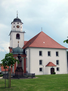 The municipal church St. Martin, monument for Conradin Kreutzer in front of it. Photograph: KW.