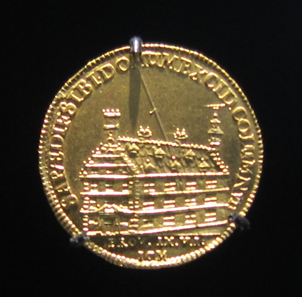 Gold medal on the occasion of the first stone laying of the new grammar school of Stuttgart on 27 March 1685 conducted by Duke Frederick Charles. Photograph: KW.