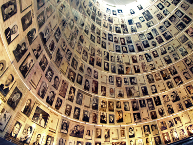 The Hall of Names containing Pages of Testimony commemorating the millions of Jews who were murdered during the Holocaust. Photo: David Shankbone / http://creativecommons.org/licenses/by-sa/3.0/deed.en