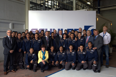 The delegation included the President of the Confederation of German Employers, Prof. Dieter Hund (fifth from right) and und Tom Pätz, Managing Director of the Deutsche Gesellschaft für Internationale Zusammenarbeit (first from left). Second from right: General manager Stefan Antel. Photo: Schuler Group.