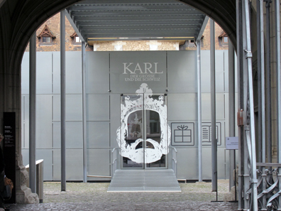 Entrance of the exhibition. Photo: UK.