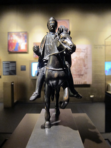 Equestrian bronze statue of Charlemagne, made on behalf of the Metz cathedral under the reign of Charles the Bald (843-877). Bronze replica. Louvre / Paris. Photo: UK.