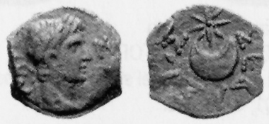 Augustus, ruler over Egypt 30 B. C.- A. D. 14. AE, no year. Rev. crescent and star. MMDe 12 (2003), 454.