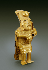 Nazca / Peru. Warrior with head trophies. 2nd to 7th century CE. Photo: Museum zu Allerheiligen.