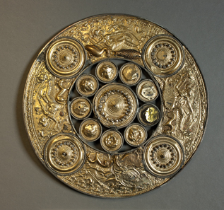 Decorative disc of Thorsberg, brass, silver, gilded, 1st half of 3rd century CE. Photo: Archäologisches Landesmuseum Schleswig-Holstein, Schleswig.