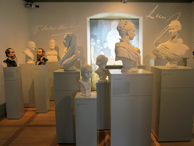 Plaster heads, Producing them was a lucrative business model in the 19th cent. Photo: KW.