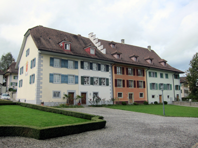 The priests' houses. Photo: KW.