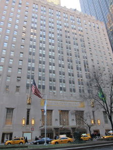 The entrance of the Waldorf Astoria. Photo: UK.