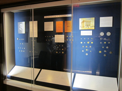 The show cases regularly exhibit smaller exhibitions. Photo: UK.