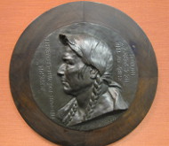 Plaque depicting Chief Joseph. Photo: UK.