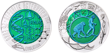 A hit at the World Money Fair: The new bicoloured Niobium coin. Photo: Austrian Mint.