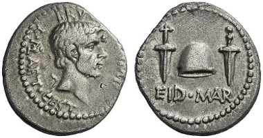 373: M. Iunius Brutus, + 42. Denarius, 42, mobile field mint in Asia Minor or Greece. Cr. 508/3. Extremely rare. About extremely fine. Starting price: 40,000 euros. Hammer price: 165,000 euros.