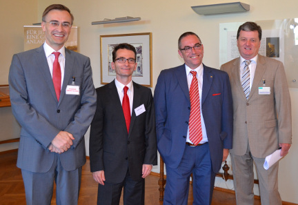 Josef Schuch, Deloitte; Gustav Mayer & Gernot Maier, CEO Schöller Münzhandel; Stefan Augustin, Austrian Nationalbank. Copyright Schoeller Münzhandel.