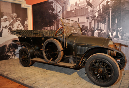 Automobile of Sarajevo. Photograph: HGM / Manfred Litscher.