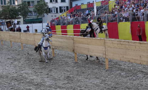 Jousting as we know it from modern chivalric movies. Photograph: KW.