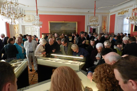 After the opening ceremony the exhibition was immediately filled with interested visitors. Photo: M. Adamowicz jr.