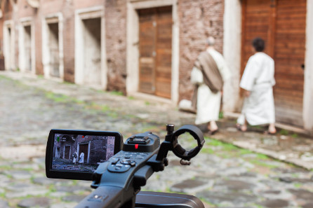 Two two storytellers Gaius and Marcus in the Trajan's Markets during the film shooting. CNR ITABC.