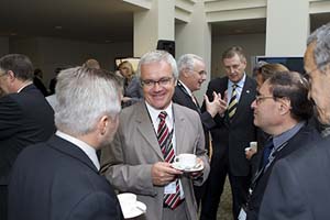 Informal discussions during tea breaks. Image courtesy of MDC 2010