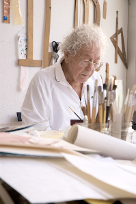 Hans Erni in his studio in 2010. Photograph: Barbara Hess / http://creativecommons.org/licenses/by/3.0/de/deed.en