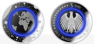 A testimony of innovative minting technology made in Germany: the new German 5 euro commemorative coin with polymer ring. Photo: © State mints of Baden-Wuerttemberg.