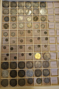 View onto a random coin tray from the great treasure vault. Photo: UK.