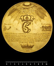 Probably one of the most famous objects of the Coin Cabinet: eepresentational medal of 360 ducats, struck in 1677, of Christian V in celebration of his victories at sea. Photo: National Museum of Denmark, John Lee.