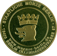 On the occasion of the reopening, the Staatliche Münze Berlin presented all staff members of the Coin Cabinet with a commemorative medal. Photo: Staatliche Münze Berlin.