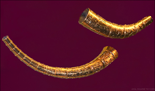 Copies of the Golden Horns of Gallehus. Photo: Malene Thyssen / Wikipedia.