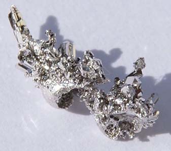 Palladium crystal. Photo: Jurii / Wikipedia.