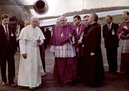 The Pope's second visit to Poland in 1987. Photo: Wikipedia.
