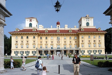 Esterhazy Palace, Eisenstadt, Burgenland, Austria. Photograph: Johann Jaritz / https://creativecommons.org/licenses/by-sa/3.0/deed.en