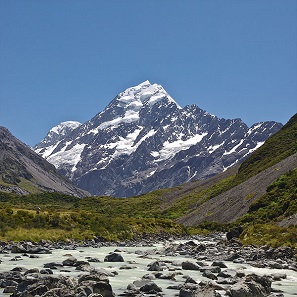 Mount Cook / Aoraki, as seen from Hooker Valley. Photograph: Jörg Hempel / https://creativecommons.org/licenses/by-sa/3.0/de/deed.en