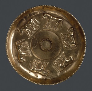 Gold libation bowl decorated with six bulls, Sant' Angelo Muxaro, c.600 BC. © The Trustees of the British Museum.