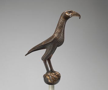 Gilded bronze falcon, Bronze, traces of gold, Sicily or southern Italy, 1200-1220 AD. © The Metropolitan Museum of Art.