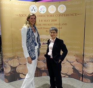 As regards coins, the international collaboration works very well: In some practical questions, Wanna Yindeeyangyurn of the Royal Thai Mint was assisted by Ms Else Meijer of the Royal Dutch Mint. Photograph: UK.