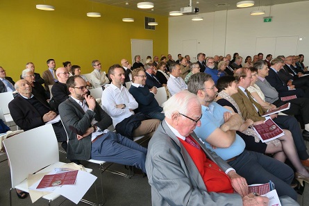 With interest the audience listened to the lectures. © Photograph: Royal Numismatic Society of Belgium.