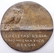 The Belgian medalist Marit Hartman created a medal on the 175th anniversary of the Royal Numismatic Society of Belgium. © Photo: Royal Numismatic Society of Belgium.