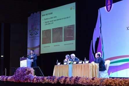 Dr Xianyao talks about how unpleasant discolorations on modern coins can be prevented. Photograph: Mint of Thailand.