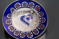 Coin Invest Trust joins through cutting-edge techniques the methods of glass production as they were known to the ancient Egyptians with coin minting.