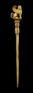 Lot 267: Gold cloth pin, Eastern Greece, 520-510 BC. 44.89 g. L. 13.1 cm. Intact. Ex Antoine Sanna Collection, Belgium, acquired in Brussels in 1967. Estimate: 25,000,- euros. Hammer price: 50,000,- euros.