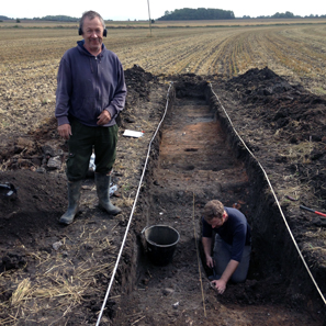 The detectorist Graham Vickers (l.) and his PAS contact archaeologist Adam Daubney. Photo: University of Sheffield.