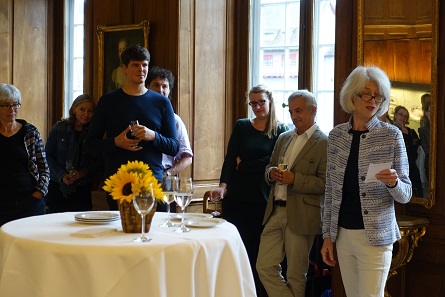 Hortensia von Roten holding a speech at her farewell celebration. Photo: UK.
