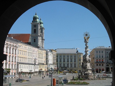 The city center of Linz, capital of Upper Austria. Photograph: Rolf Süssbrich / https://creativecommons.org/licenses/by-sa/3.0/deed.en