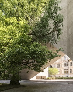 Passage from Platzspitz park to the new courtyard. © Roman Keller.