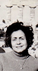 Aldina Cutroni Tusa in front of Temple C in Selinus. Photo: Family archives Tusa.