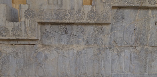 The Ethiopians bring ivory as a gift. Photo: KW.