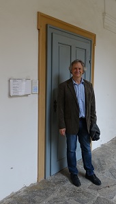 Karl Peitler in front of the entrance to the Coin Cabinet. Photo: KW.