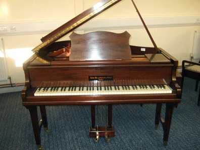 A piano from the renowned house John Broadwood&Sons, London, ca. 1929. Photo: pianomap/Wikimedia Commons / CC BY 2.0