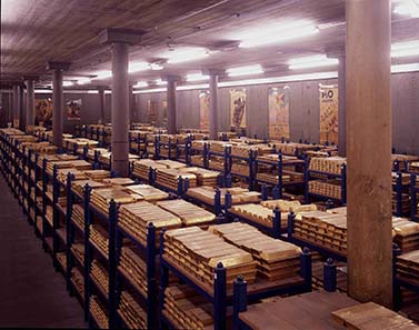 The Gold reserves of the Bank of England © Bank of England, London.